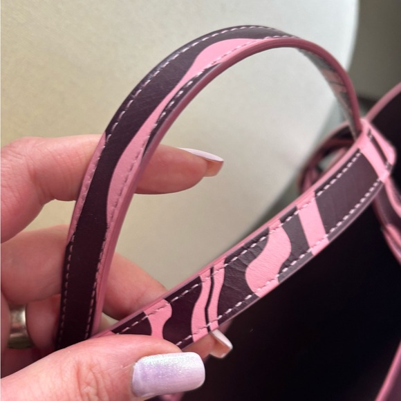 Authentic MANSUR GAVRIEL Leather Patterned Tote with large zip top wristlet - Picture 9 of 16